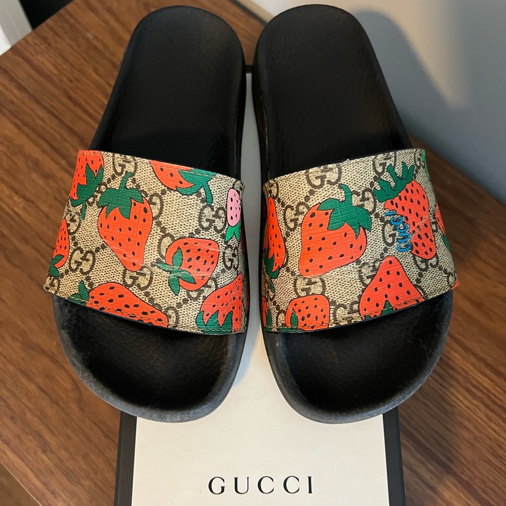Gucci Strawberry Print Slides
